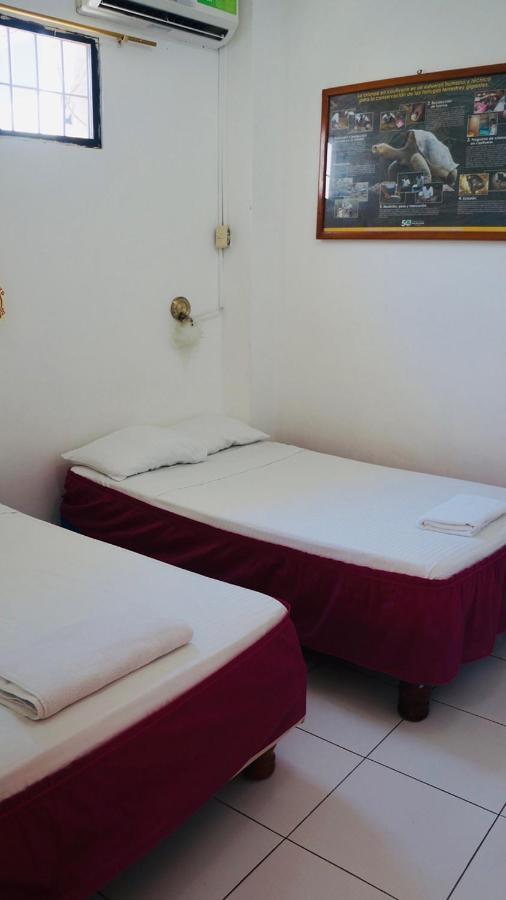 Hostal Marysol Puerto Ayora  Exteriör bild