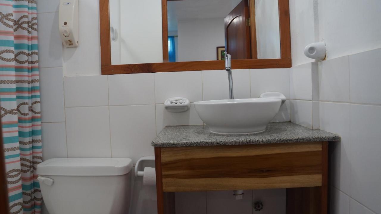 Hostal Marysol Puerto Ayora  Exteriör bild